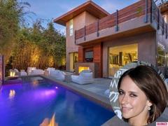 jennifer love hewitt drops $3 million on this l.a. bachelorette pad