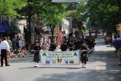 volunteers needed for memorial day parade